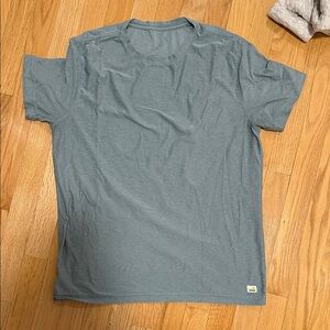 Vuori Men's Green/ Gray Short Sleeve Tee